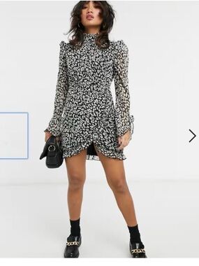 💛2 for $15! NWOT Topshop Leopard Print Long Sleeve Mini Dress
